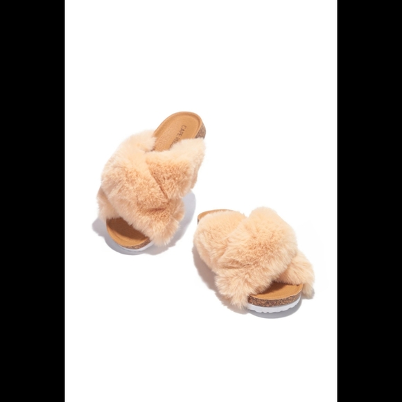 ‼️CLEARANCE PRICE FIRM‼️SUPER SOFT FEELS FUR SLIDES-NUDE - Picture 3 of 3